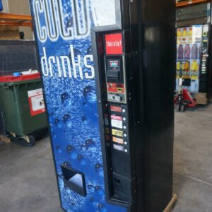 HIGH-CAPACITY DRINK VENDING MACHINE - Image 4