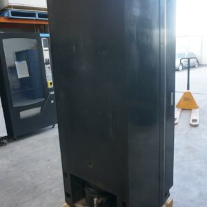 HIGH-CAPACITY DRINK VENDING MACHINE - Image 3