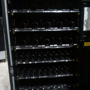 HIGH-CAPACITY SNACK VENDING MACHINE WITH CHILLER - Image 3