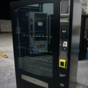 HIGH-CAPACITY DRINK VENDING MACHINE