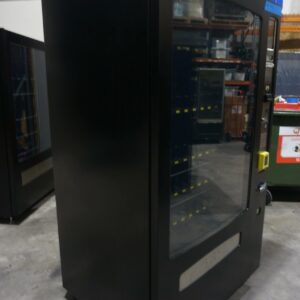 HIGH-CAPACITY DRINK VENDING MACHINE - Image 4