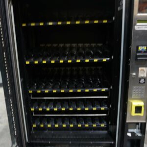 HIGH-CAPACITY DRINK VENDING MACHINE - Image 2