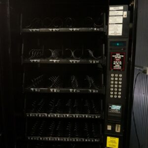 HIGH-CAPACITY SNACK VENDING MACHINE WITH CHILLER - Image 5